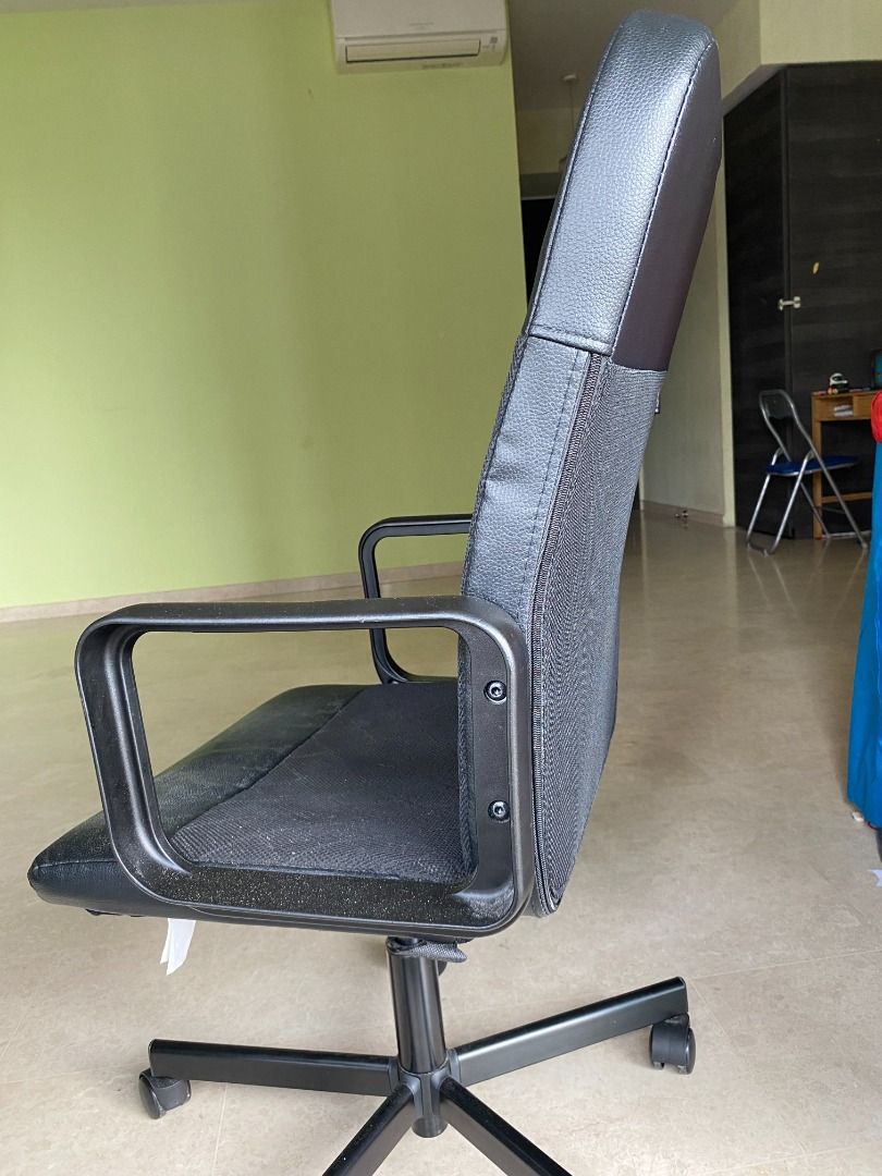IKEA lightly used office chair revolving Fernvale close near