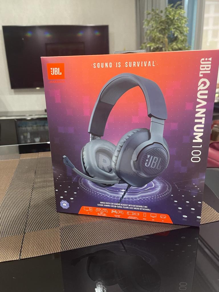 JBL Quantum 100 Headphones, Audio, Headphones & Headsets on Carousell