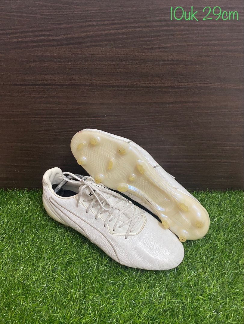 Kasut bola top puma king