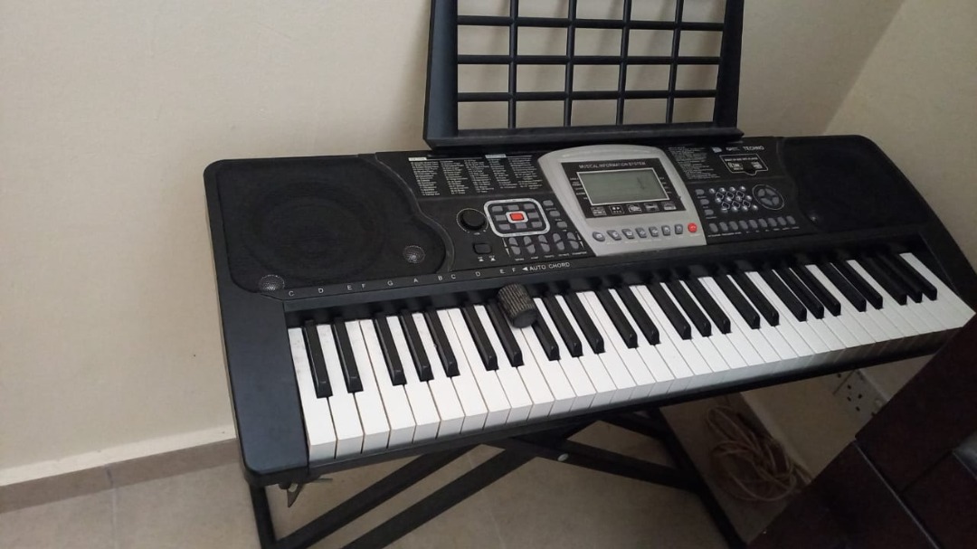 Keyboard Techno brand, Hobbies & Toys, Music & Media, Musical ...