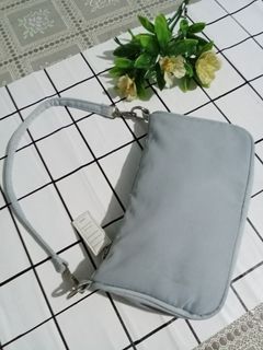 Pang hand carry nyo - Thrifty Branded Bags Ukay Ukay shop
