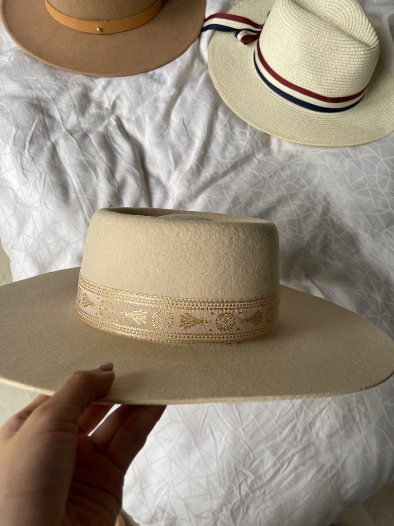 Lack of colour boat white gold hat, Women display picture 3
