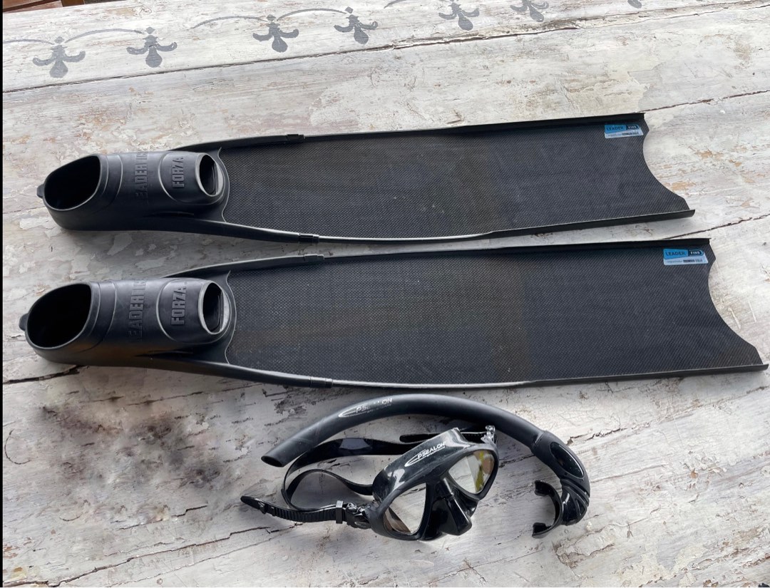 Leaderfins Carbon Fiber, mask and snorkel, Hobbies & Toys, Travel