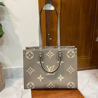 Authentic Louis Vuitton Black Empreinte Twice Crossbody Bag LV, Luxury,  Bags & Wallets on Carousell