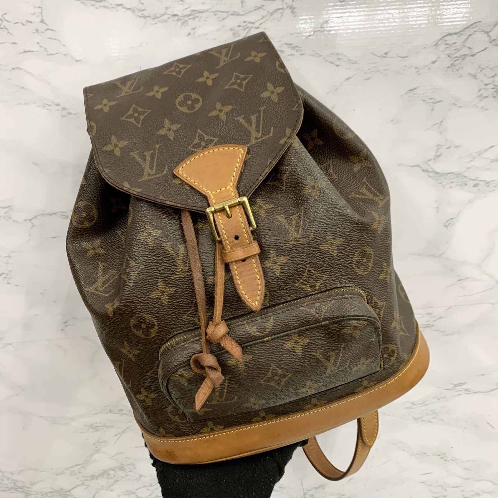 Louis Vuitton CHRISTOPHER MM, Luxury, Bags & Wallets on Carousell