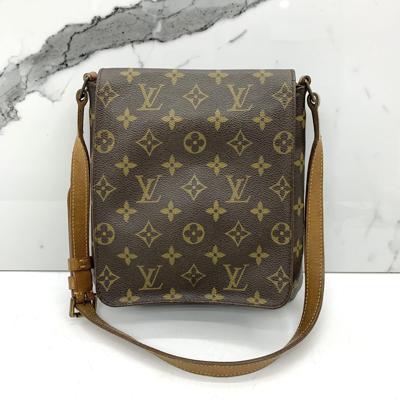 LOUIS VUITTON M51257 MONOGRAM MUSETTE TANGO SHORT CANVAS SHOULDER BAG,  Luxury, Bags & Wallets on Carousell