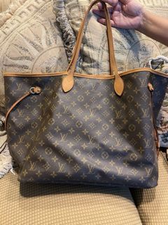 ❌SOLD❌ Louis Vuitton Neverfull MM in Dameir Azur canvas WITH pouch. Hot  stamped initials E.C. Great condition, 9/10 (some patina and a…