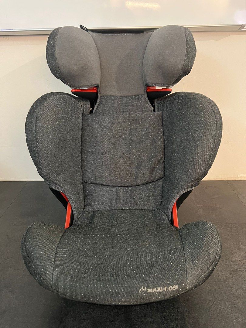 Maxi Cosi Isofix Toddler Car Seat with Free Car Seat Protector