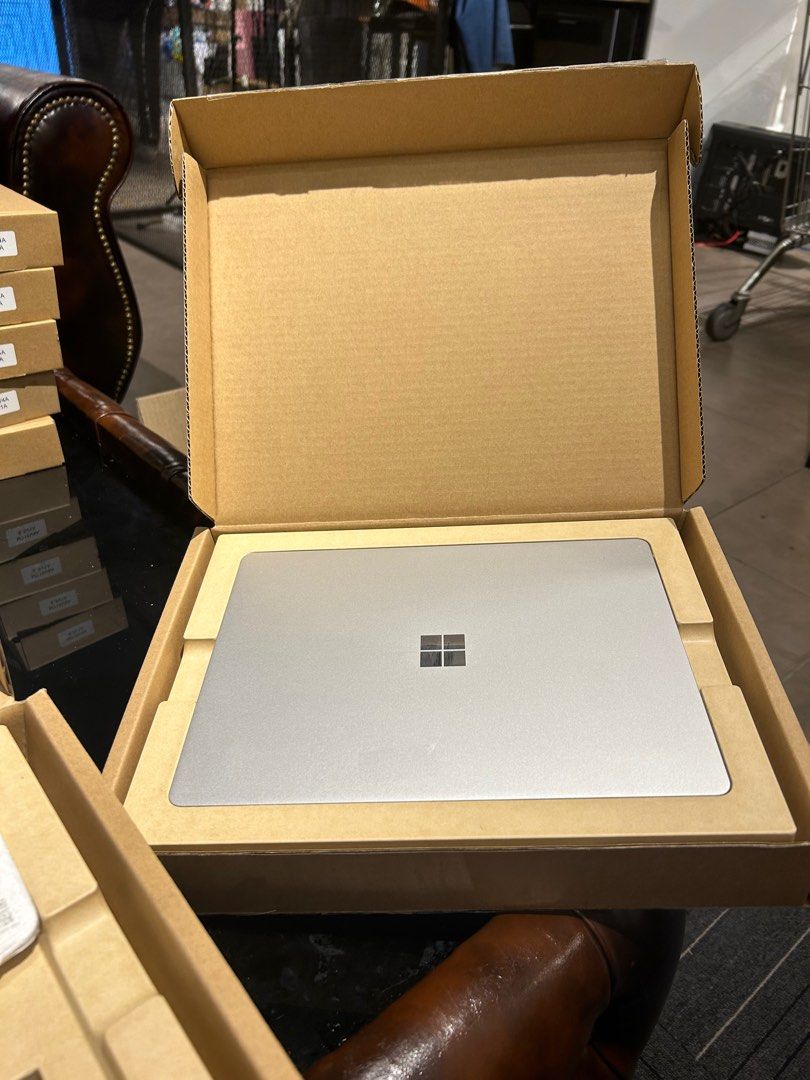 Microsoft Surface Go New 16Gb 256 ssd still under warranty, Computers