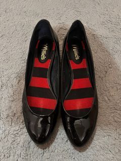 MILLIE’s | School/Work Shoes Black with Heels
