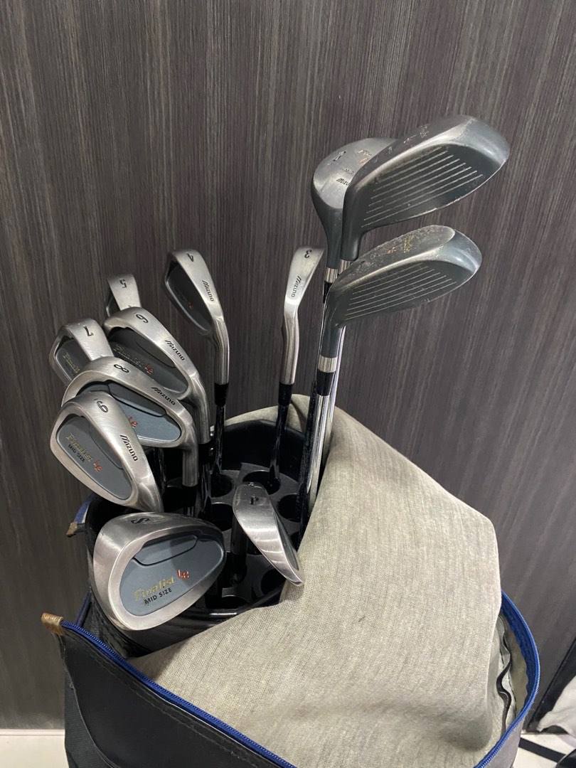 Mizuno finalist deals golf set