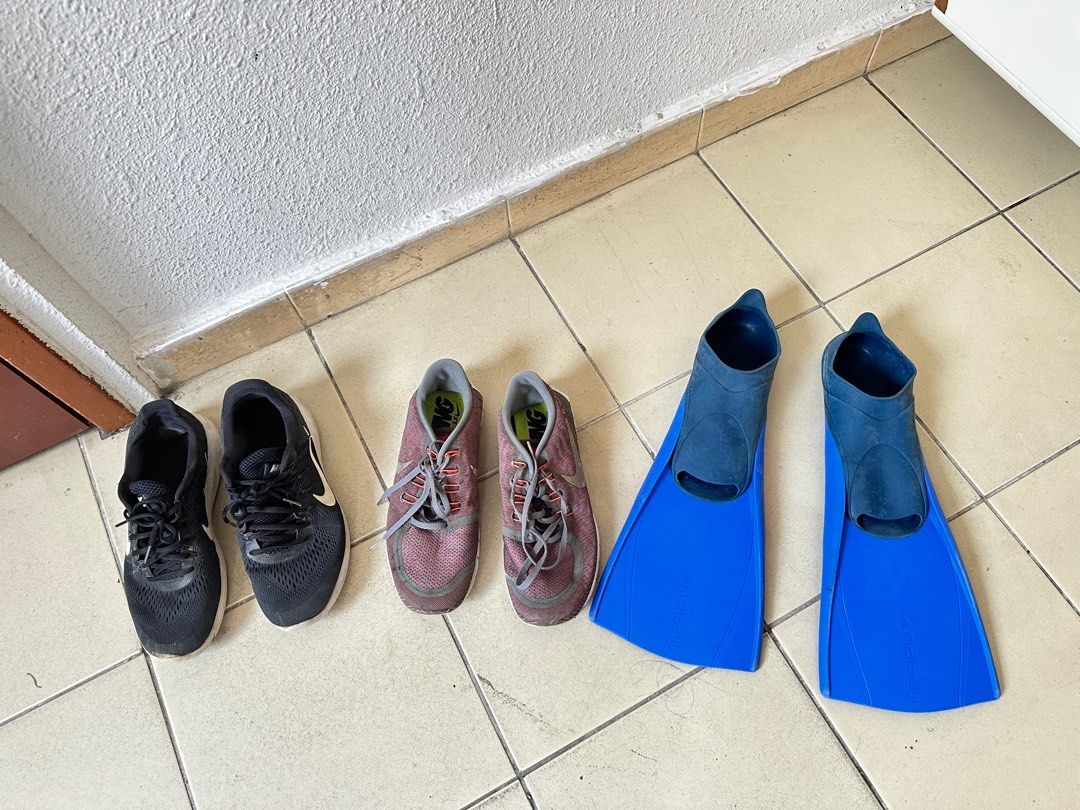 Nike deals swim footwear