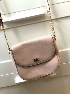 （分類：）位於 。 由 melodylamlam 提交（商品編號 255296459，圖片 1）。簡介： 。