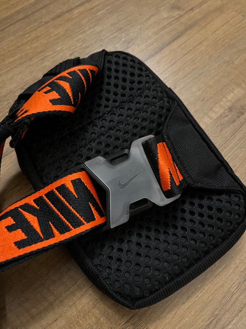 Orange on sale nike belt