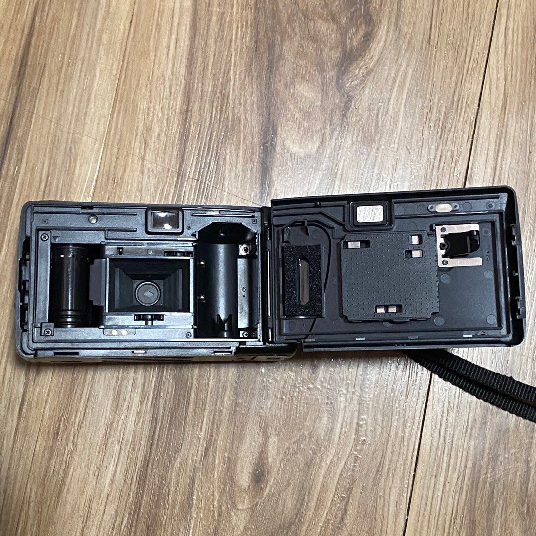 nikon ef100 film camera 35mm (Category: Cameras) located in Taguig. Submitted by ____blair (Listing ID 1261289854, Image 3). Description: • with case • not tested if still working • cracked lens cover (see pic) .