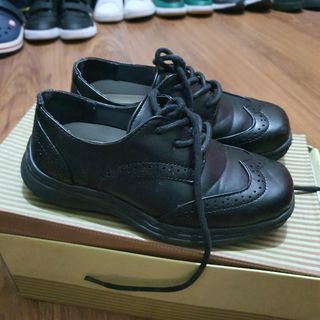 Ollie Black Shoes for kids
