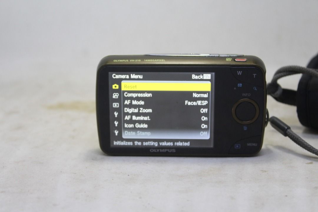 olympus vh-210 ccd sensor rare green (Category: Cameras) located in Manila. Submitted by ultimogizmos (Listing ID 1261279255, Image 3). Description: olympus vh-210 ccd sensor rare green execellent condition 14 megapixel unit battery universal charger.