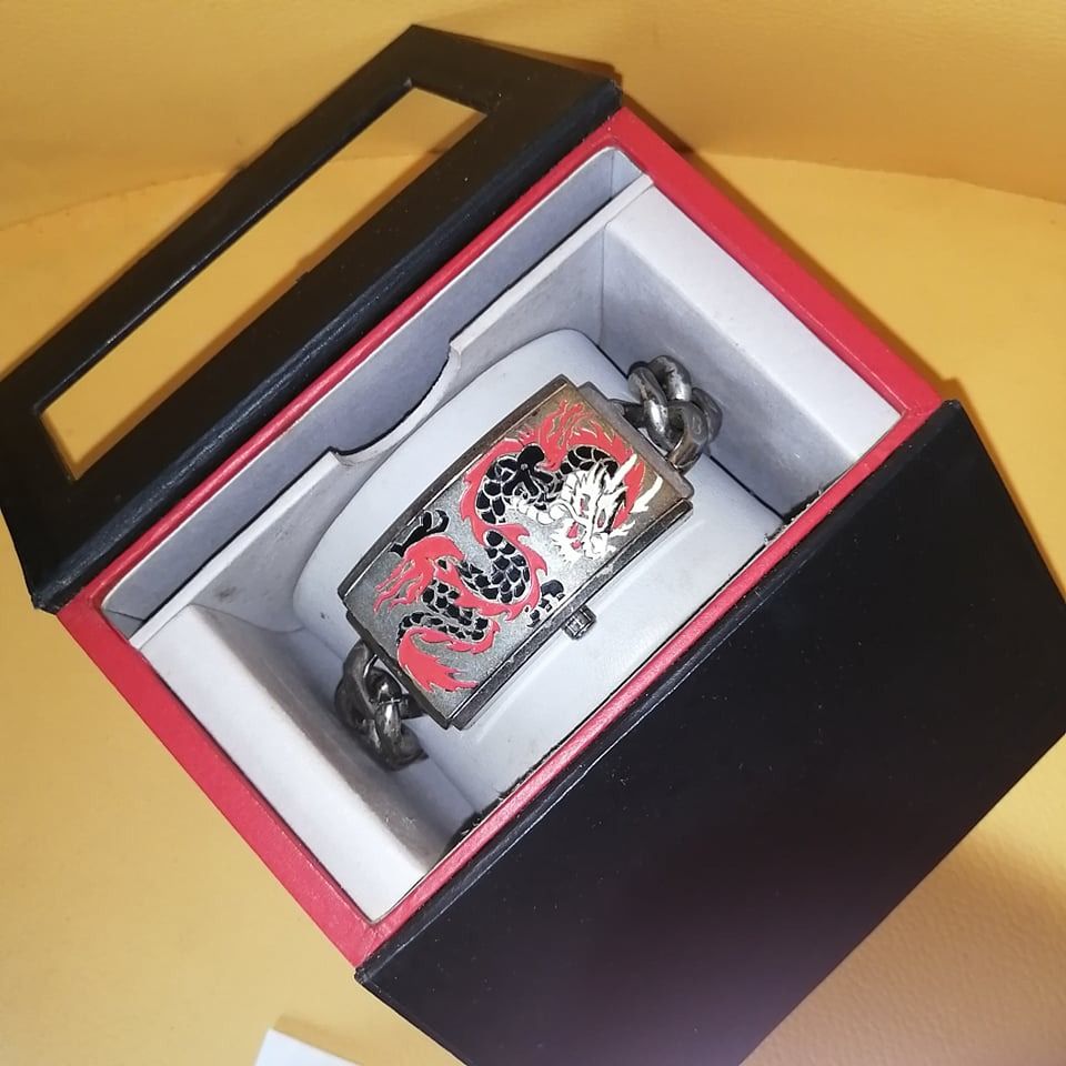 Original Guess watch PHP 2,500 (Category: Luxury Watches) located in Pasig City. Submitted by daefrageu (Listing ID 1261164797, Image 3). Description: Original Guess watch PHP 2,500 Good condition Pick up in Manggahan, Pasig or delivery (buyer's expense and courier of choice) PM to transact .