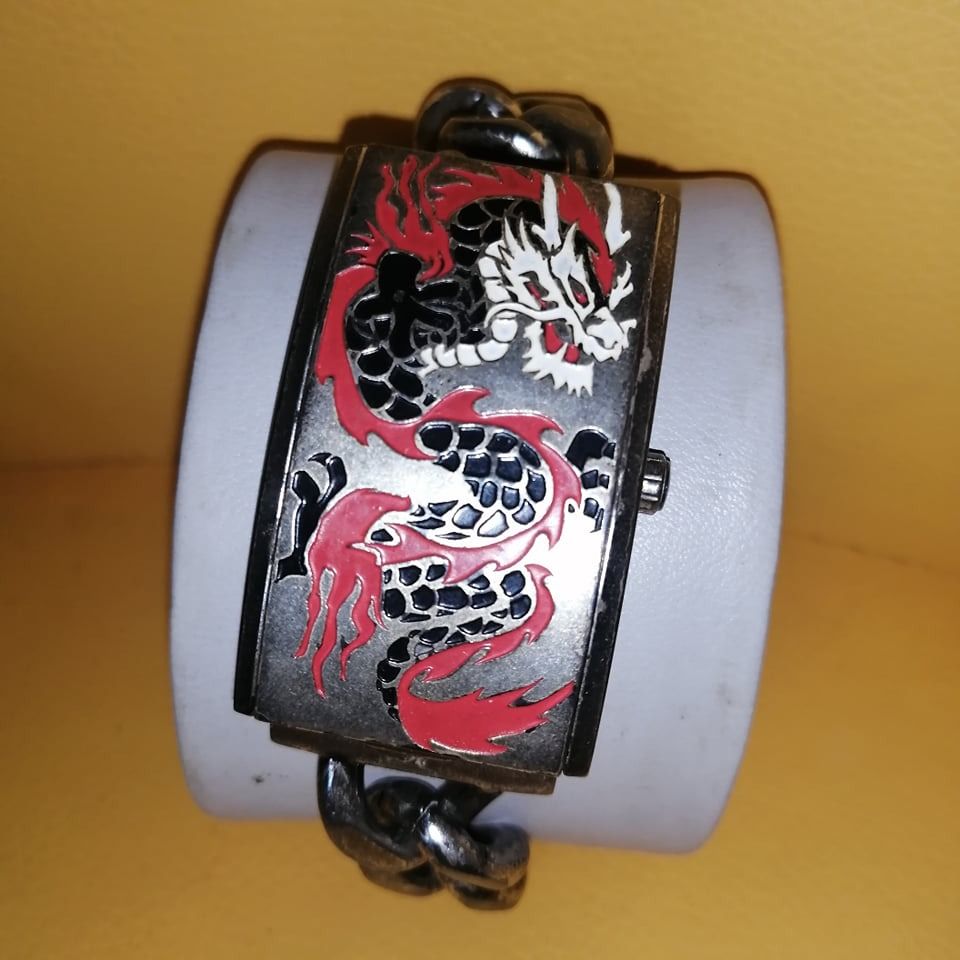 Original Guess watch PHP 2,500 (Category: Luxury Watches) located in Pasig City. Submitted by daefrageu (Listing ID 1261164797, Image 2). Description: Original Guess watch PHP 2,500 Good condition Pick up in Manggahan, Pasig or delivery (buyer's expense and courier of choice) PM to transact .