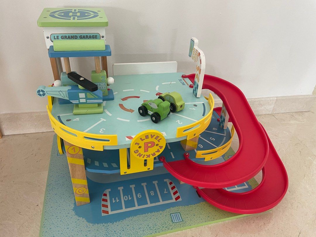 Le grand garage toy van clearance