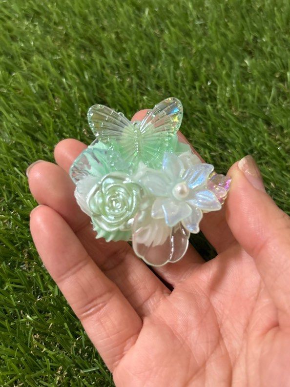 Pretty popsocket (Category: Handmade Craft) located in Singapore. Submitted by ponyjang (Listing ID 1261318351, Image 1). Description: Pretty popsocket handmade by a Indonesian crafter I got to meet No trades no meetup. Strictly mailing only Comes with FOC normal mail!.