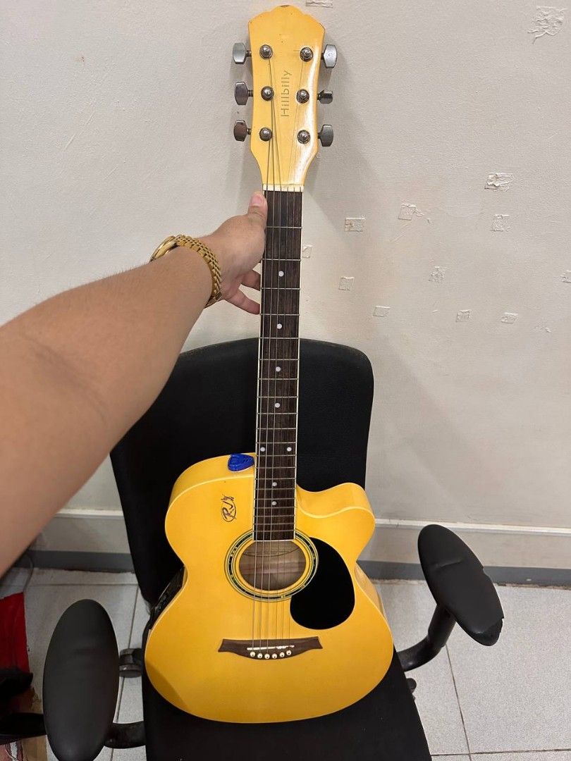 Guitar price store 2000