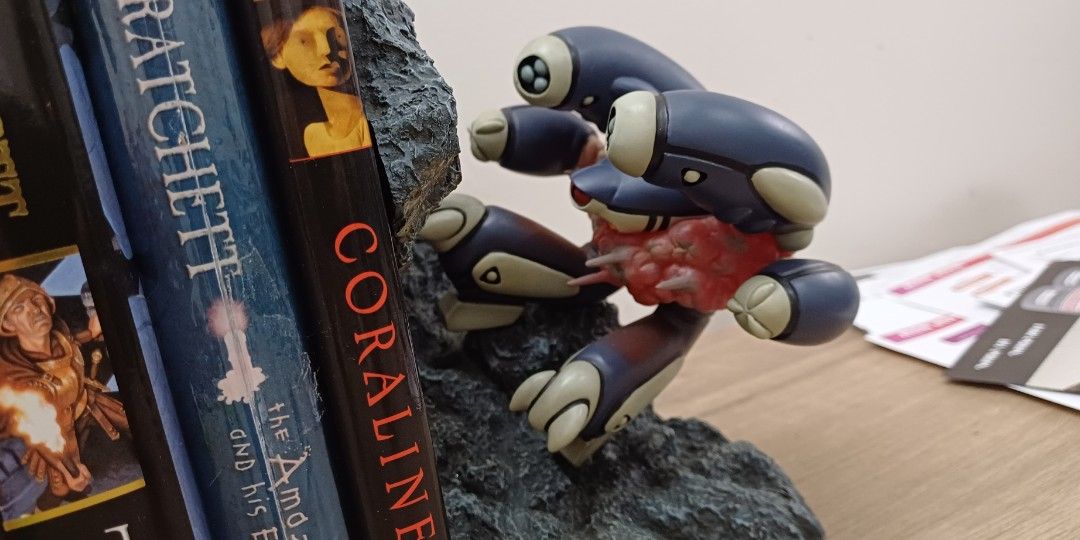 Robotech New Generation Bookends by Toynami (Category: Figurines & Statues) located in Makati City. Submitted by hobbypoint_manila (Listing ID 1261217413, Image 3). Description: .