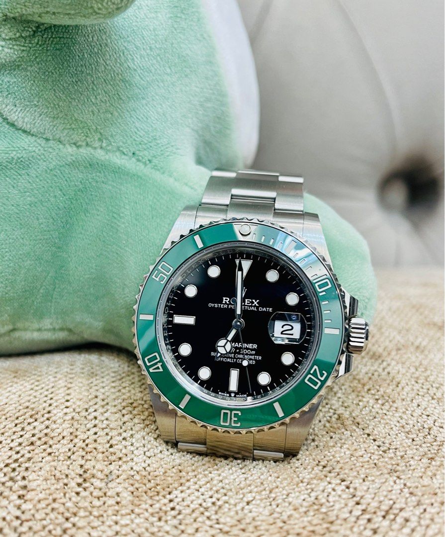 7 DAYS IN A WEEK  WEARING THE ROLEX SUBMARINER DATE 126610 