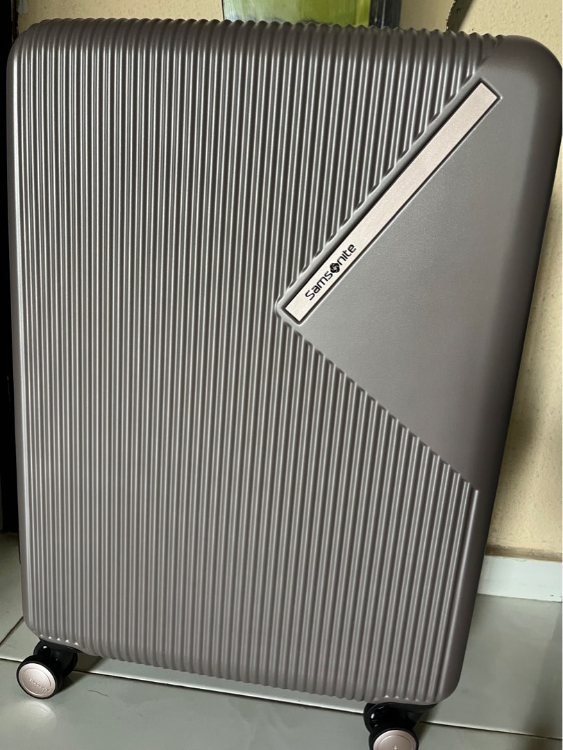 Samsonite Zeltus 69/25 luggage with inbuilt weight scale, Hobbies