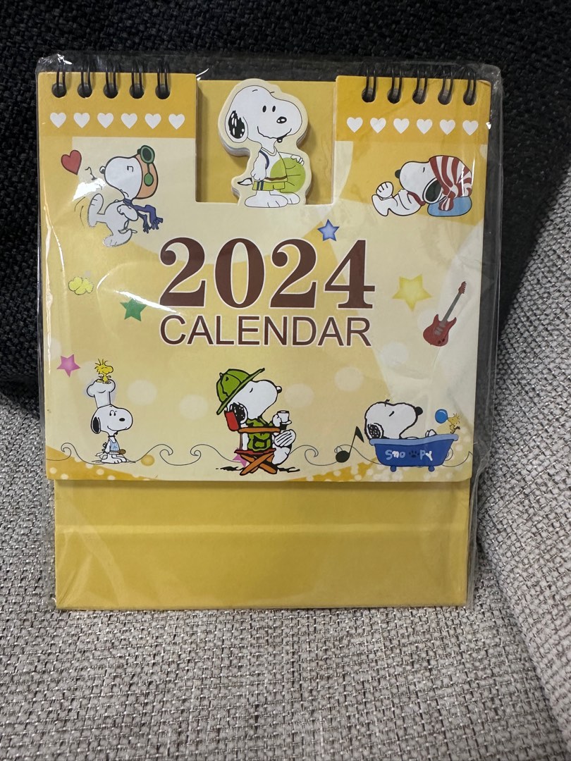 Snoopy 2024 Desk Calendar, Hobbies & Toys, Stationery & Craft, Craft