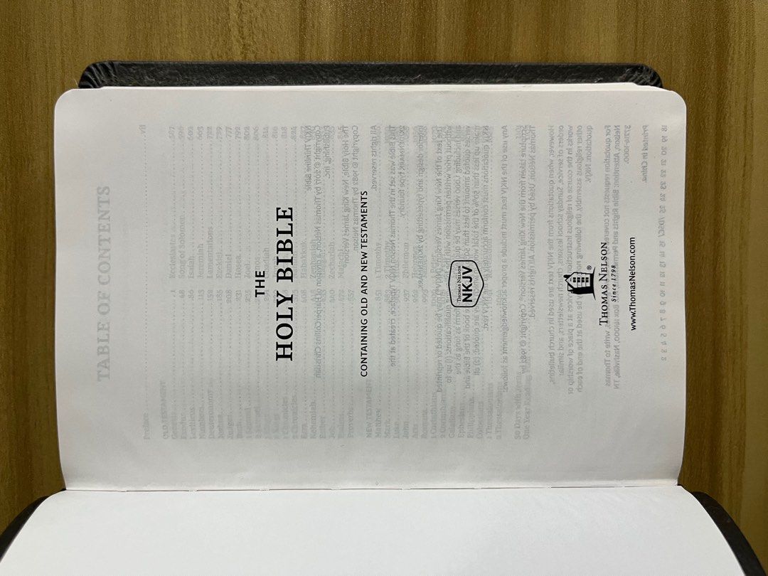 Thomas Nelson New King James Version NKJV, Hobbies & Toys, Books ...