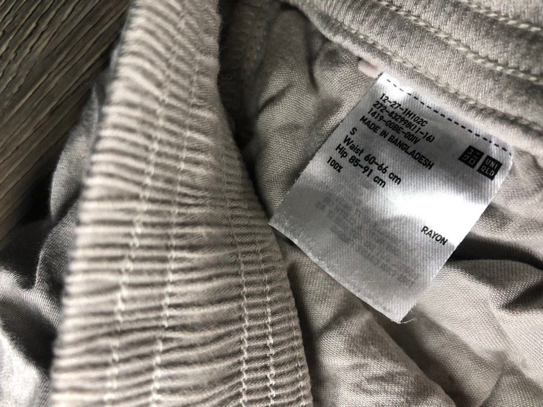 Uniqlo Gray trouser Pants, Women's Fashion, Bottoms, Other Bottoms on  Carousell