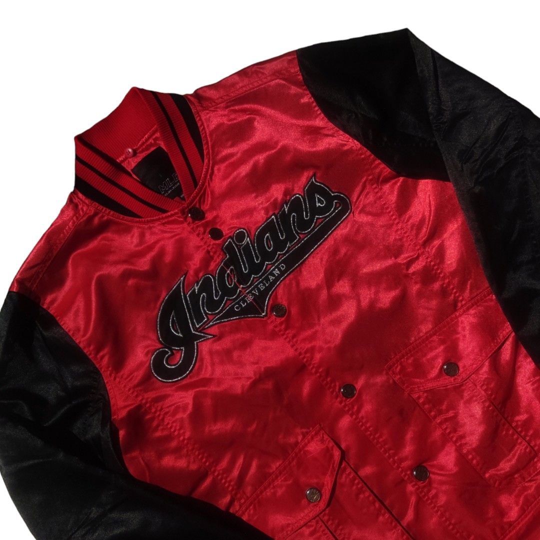 Varsity mlb indians fesyen pria pakaian baju luaran di carousell