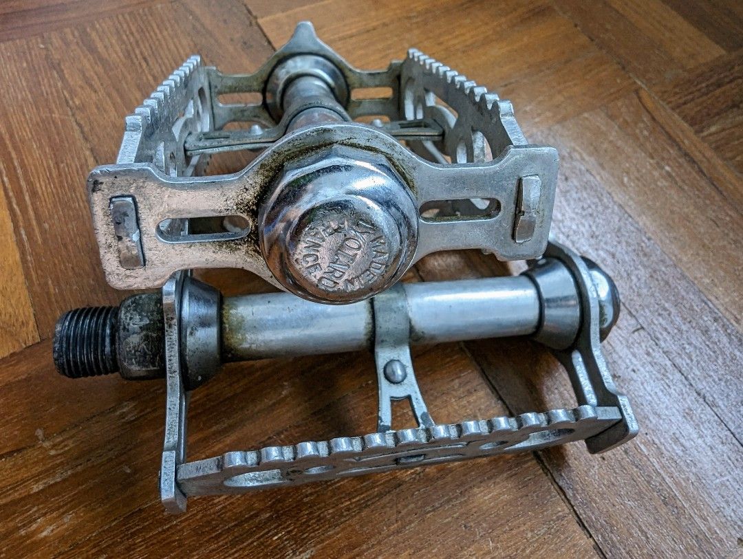 Vintage French pedals, Sports Equipment, Bicycles & Parts, Parts