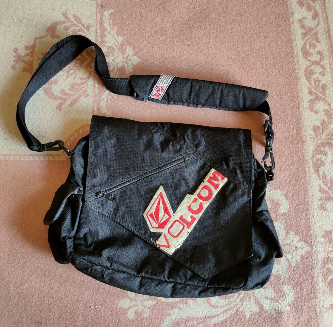 Sling bag volcom outlet