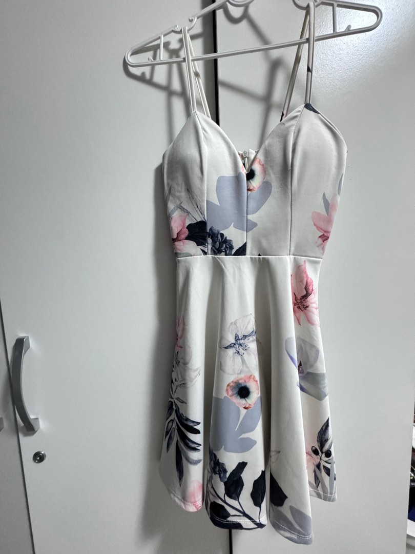 White padded dress Women s Fashion Dresses Sets Dresses on
