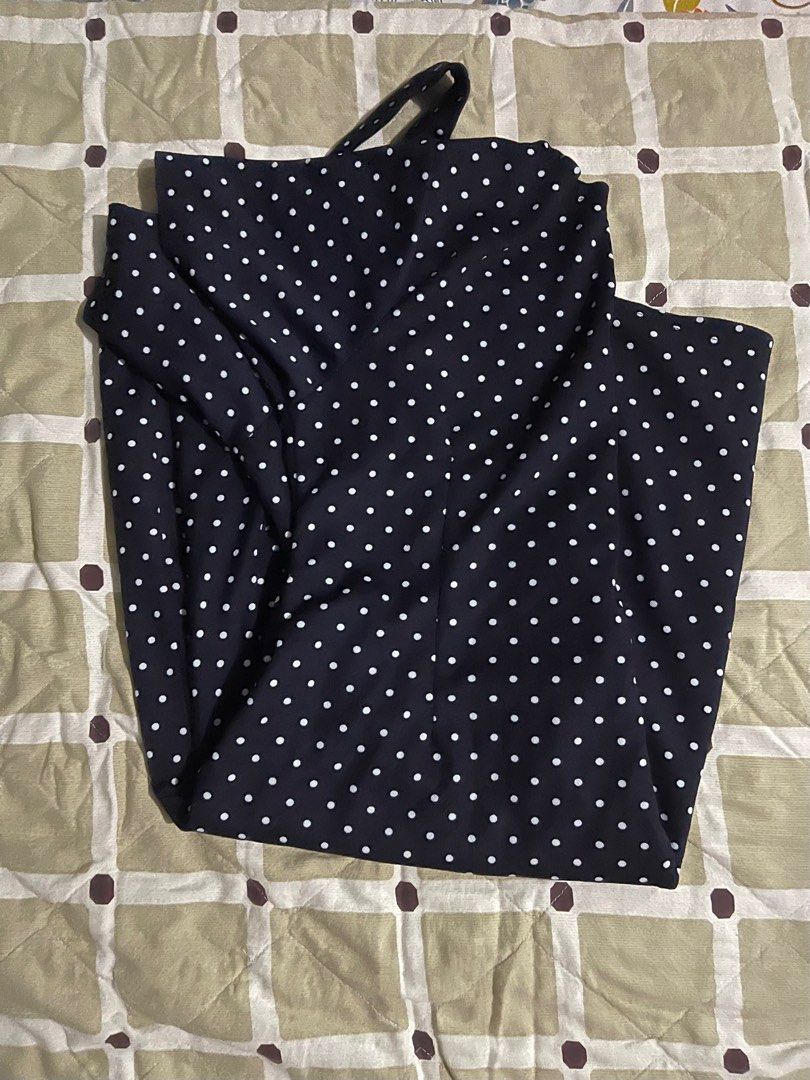 Wrap around dress (Category: Dresses) located in Angono. Submitted by kasstuff (Listing ID 1261323137, Image 3). Description: Declutter Once lang nagamit super okay pa Small to Medium.