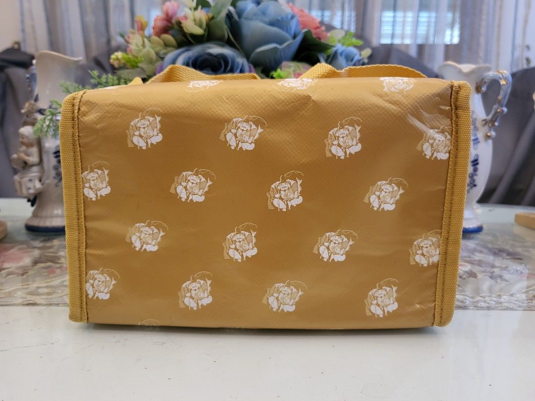 Yebisu Thermal Lunch Box Bag (Category: Food Organization & Storage) located in San Fernando. Submitted by jpmarketplace2023 (Listing ID 1261230884, Image 2). Description: -Yebisu thermal lunch box bag for only PHP180 -Authentic from Japan.