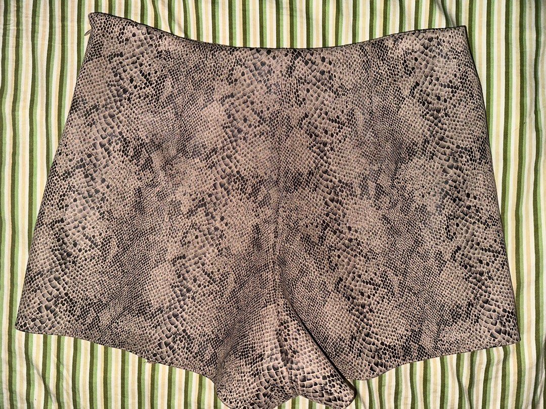 Zara snake shorts cheap