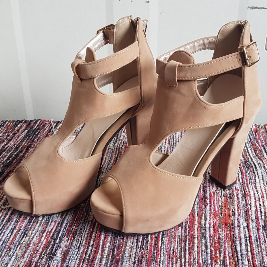 4 inches Heels Size 5 Color TAN