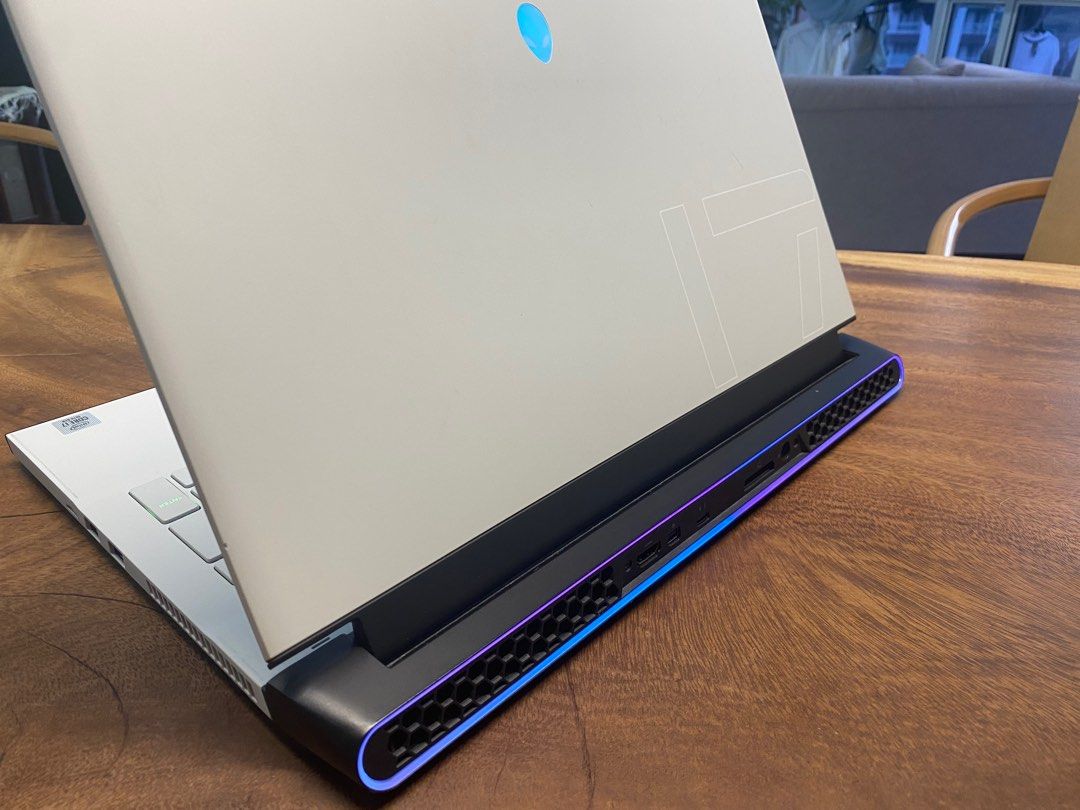 Alienware M17 R3 32GB RAM RTX 2070 Super 10th Gen Intel Core i7 1TB Gaming Laptop