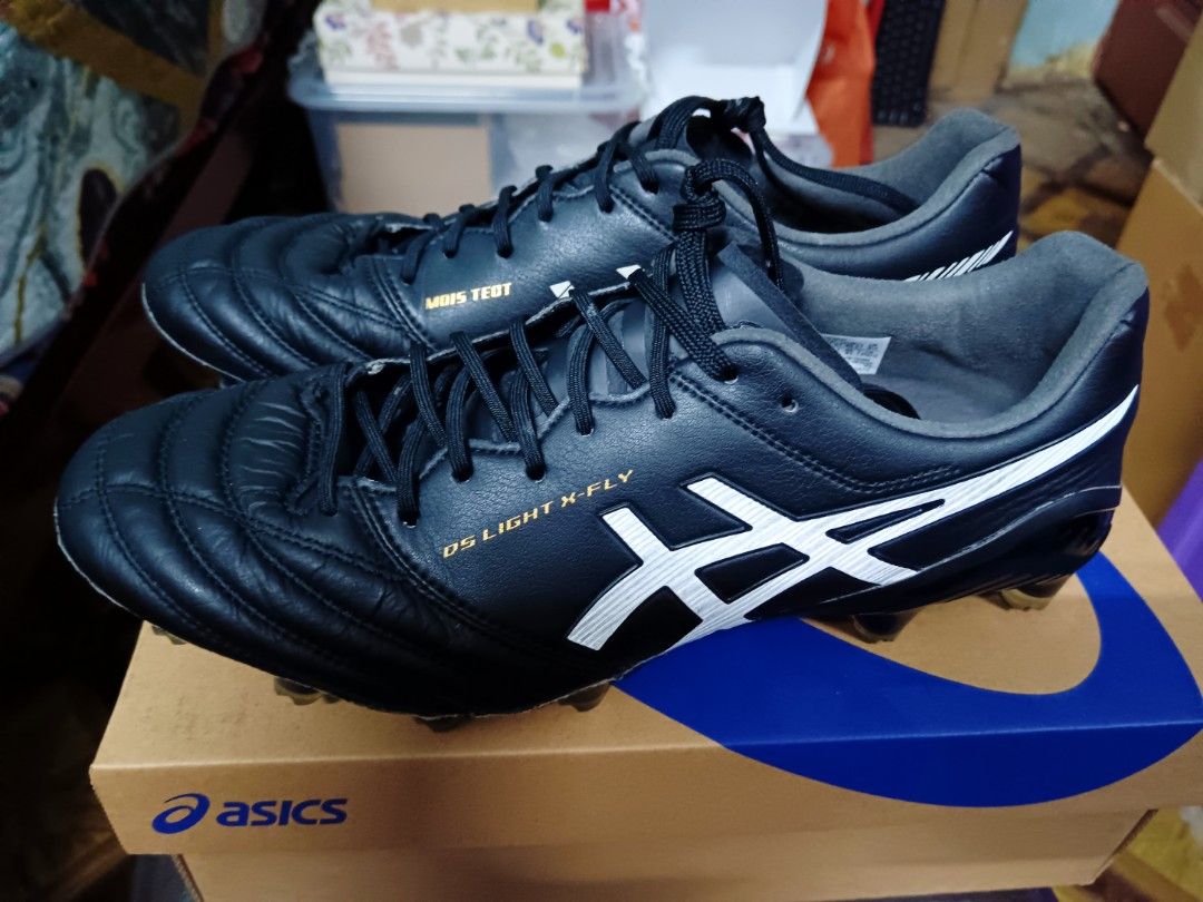Asics on sale blackout sale