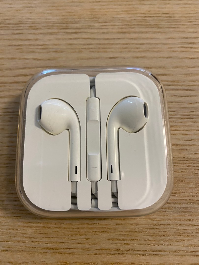 Authentic apple ear piece, Audio, Earphones on Carousell