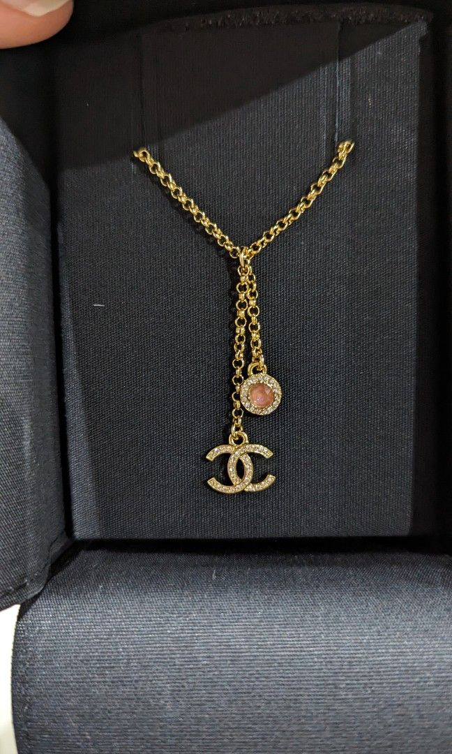 Gold chanel shop cc necklace