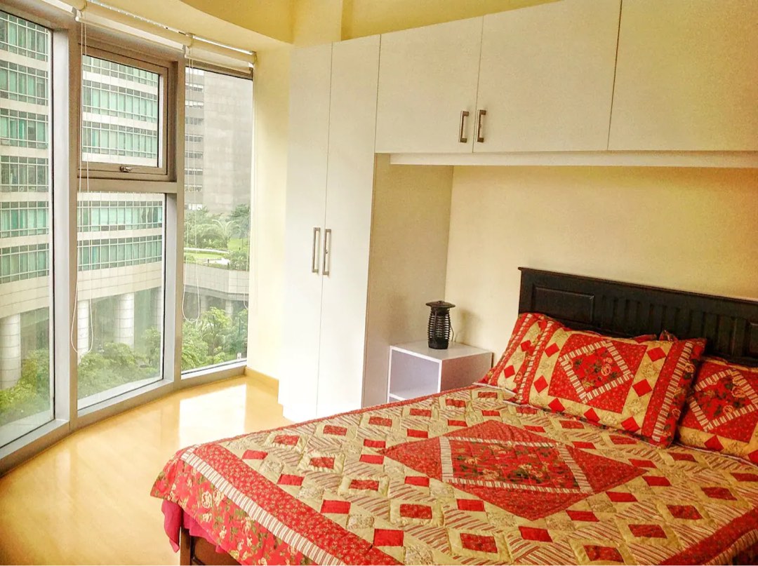 AVANT AT THE FORT 2Bedroom Good deal Airbnb ready For Sale w/ 1 Parking