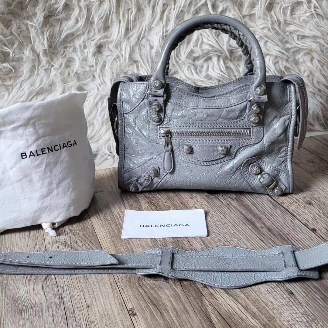 Balenciaga Slingbag, Barang Mewah, Tas & Dompet di Carousell