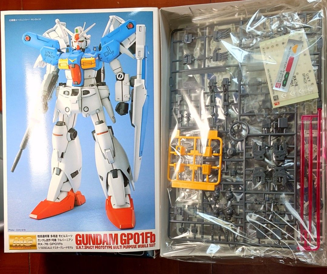 Bandai Hobby MG Gundam GP01-Fb 1/100 Plastic Model Kit Bandai Hobby MG Gundam GP01-Fb 1/100 Plastic Model Kit