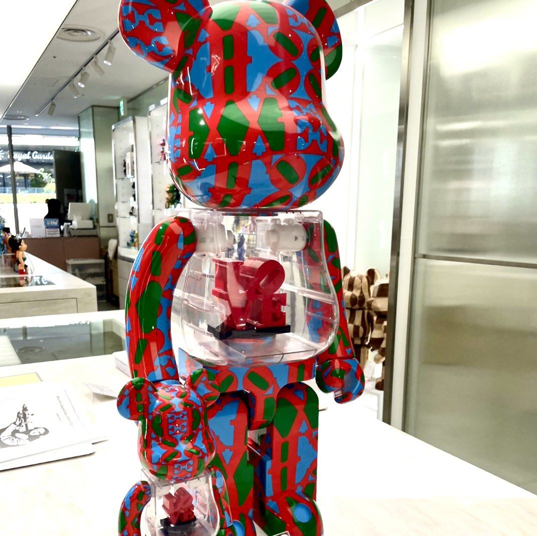 Bearbrick Robert Indiana “LOVE”, 興趣及遊戲, 玩具& 遊戲類- Carousell