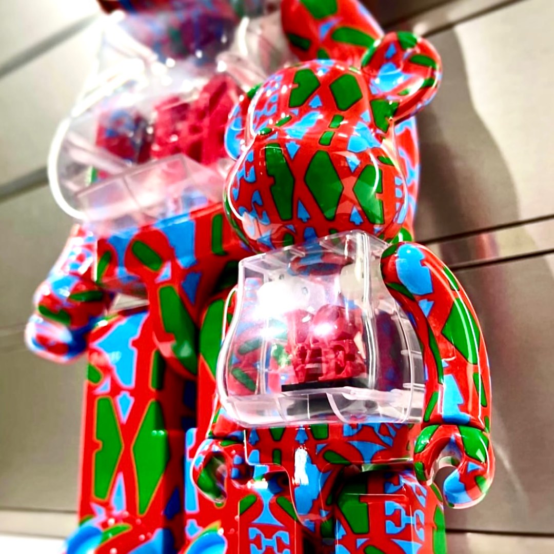 Bearbrick Robert Indiana “LOVE”, 興趣及遊戲, 玩具& 遊戲類- Carousell