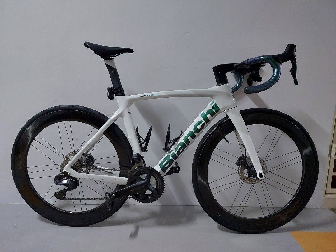 Bianchi Xr4 disc frozen white 12 speed Di2, Sports Equipment, Bicycles ...